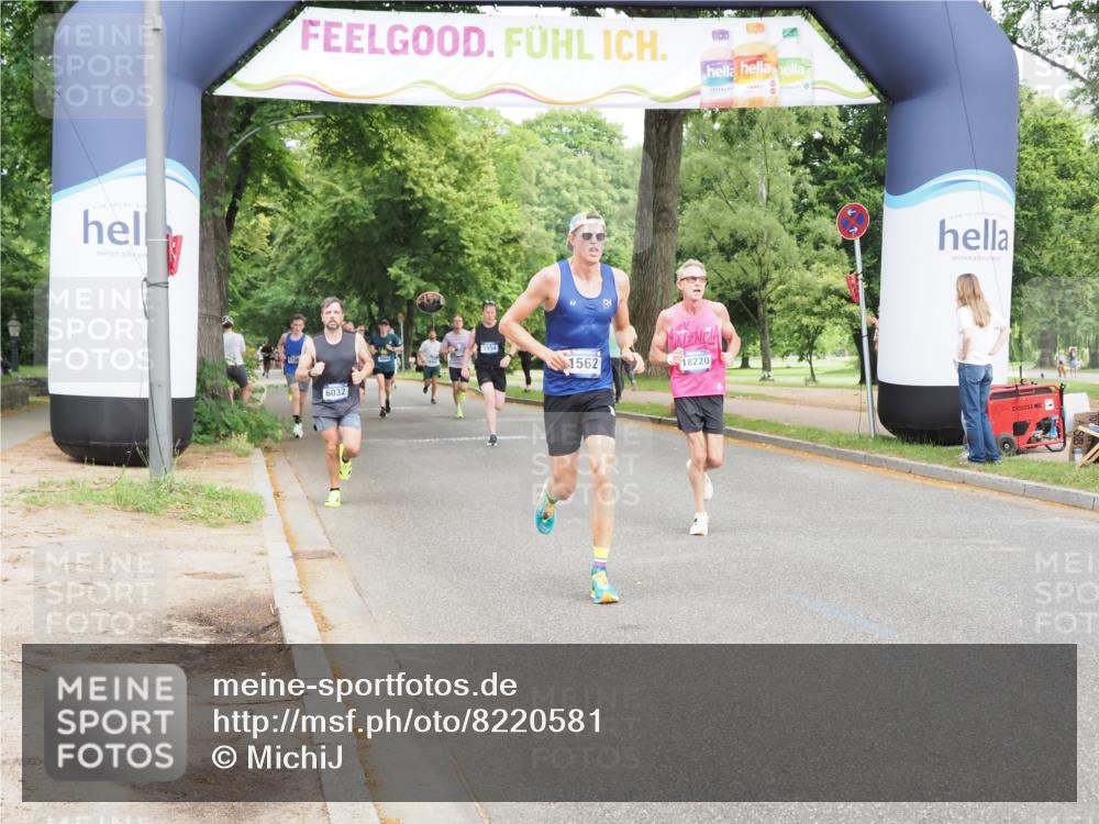 29.06.2025 - hella hamburg halbmarathon MichiJ http://msf.ph/oto/8220581 29.06.2025 10:24:18 Zwischen KM18-KM19 1562, 4050, 4740, 6032, 10771, 11559, 11898, 13419, 14603, 15115, 15991, 18220 meine-sportfotos.de