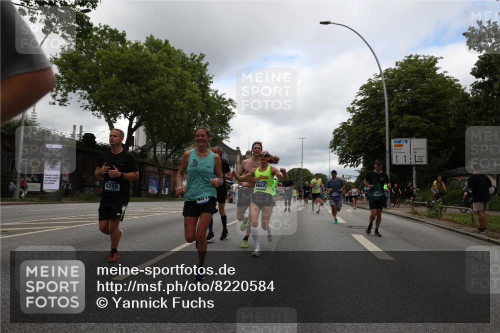 29.06.2025 - hella hamburg halbmarathon Yannick Fuchs http://msf.ph/oto/8220584 29.06.2025 10:46:02 20KM 2287, 2364, 2396, 2397, 2595, 2670, 2818, 4140, 4814, 5008, 5032, 5093, 5102, 5482, 6286, 6390, 6657, 7409, 7724, 7732, 8371, 8413, 8661, 8710, 9082, 9093, 10115, 11551, 11791, 12224, 12367, 12580, 13015, 13047, 13051, 13792, 14122, 14300, 14561, 15356, 15643, 15727, 15829, 15831, 16003, 16179, 16357, 16591, 17033, 17815, 17978, 17997, 18019, 18475, 18801, 18869, 18982 meine-sportfotos.de