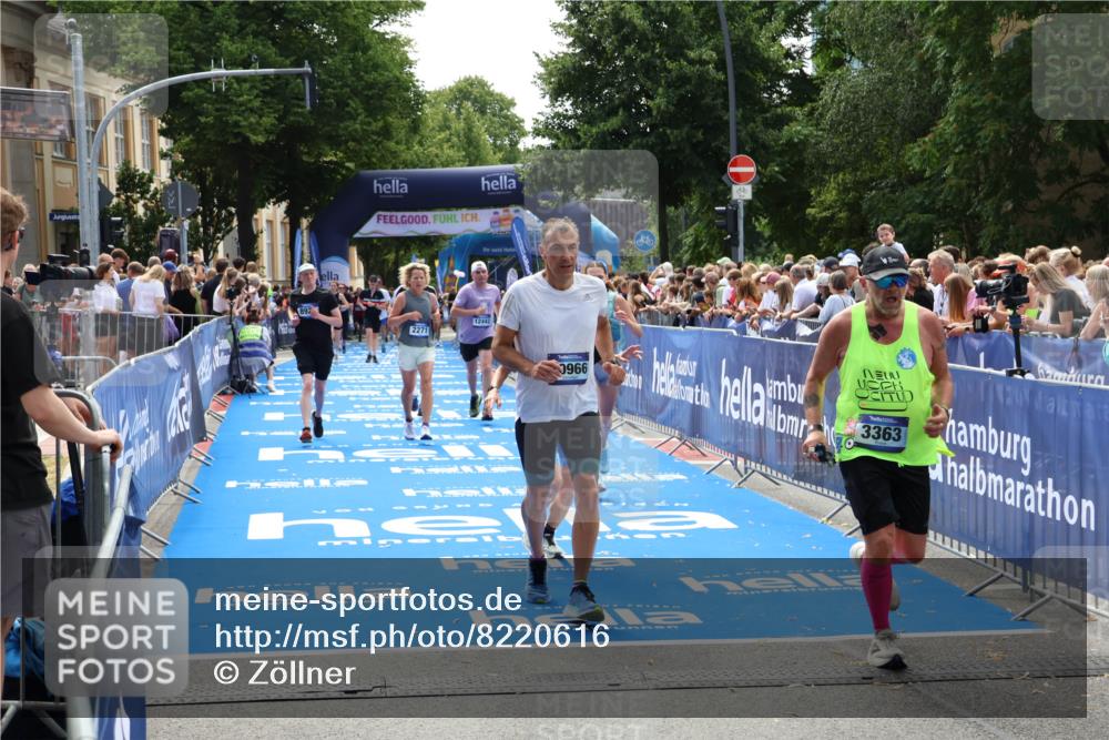 29.06.2025 - hella hamburg halbmarathon Zöllner http://msf.ph/oto/8220616 29.06.2025 11:26:00 Ziel 1048, 2271, 3363, 7370, 8892, 8920, 10966, 12442, 17299, 18976 meine-sportfotos.de