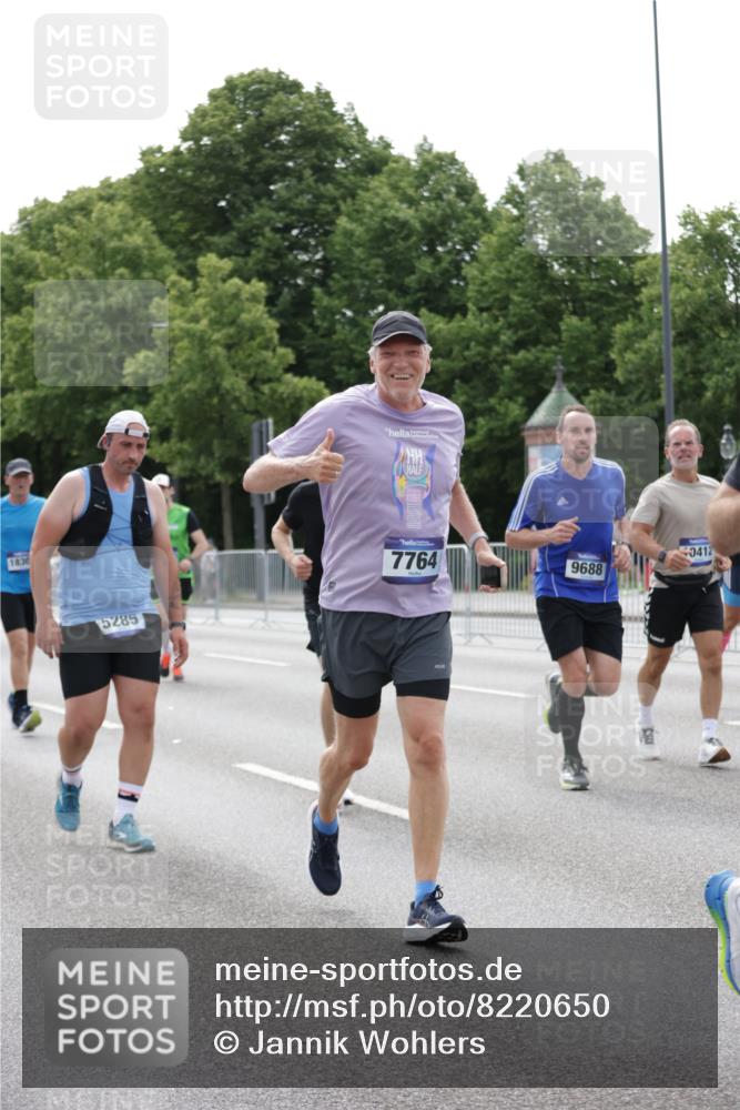 29.06.2025 - hella hamburg halbmarathon Jannik Wohlers http://msf.ph/oto/8220650 29.06.2025 10:27:18 Lombardsbrücke 2080, 3389, 4372, 5177, 5285, 6214, 7764, 7978, 8085, 9688, 10158, 10412, 10413, 12823, 13043, 14206, 15607, 16569, 16804, 16838, 17427, 17791, 18012, 18301, 18626, 18766 meine-sportfotos.de