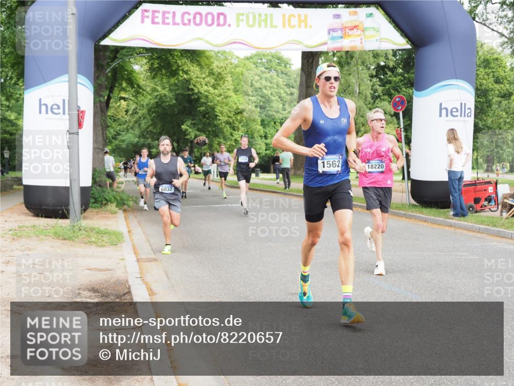 29.06.2025 - hella hamburg halbmarathon MichiJ http://msf.ph/oto/8220657 29.06.2025 10:24:19 Zwischen KM18-KM19 1562, 5554, 6032, 11559, 11898, 13419, 14603, 15115, 15991, 18220 meine-sportfotos.de