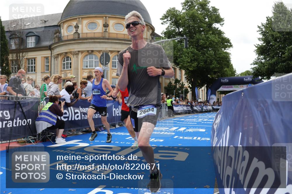 29.06.2025 - hella hamburg halbmarathon Strokosch-Dieckow http://msf.ph/oto/8220671 29.06.2025 10:28:51 Ziel 1827, 2604, 10486, 17428, 18763, 19142 meine-sportfotos.de