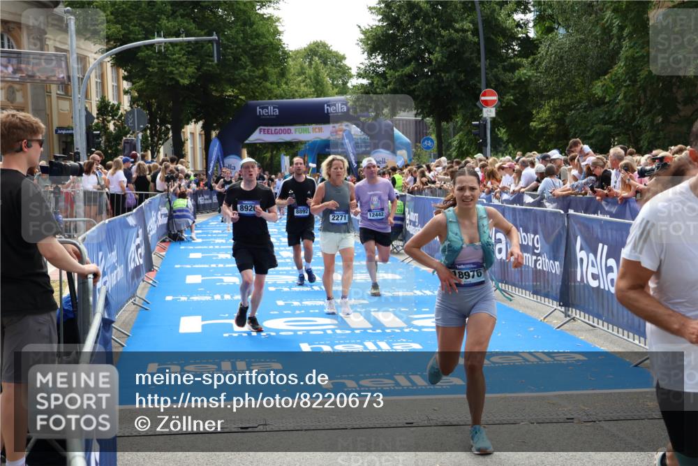 29.06.2025 - hella hamburg halbmarathon Zöllner http://msf.ph/oto/8220673 29.06.2025 11:26:02 Ziel 2271, 7370, 8892, 8920, 12442, 13460, 17299, 18976 meine-sportfotos.de