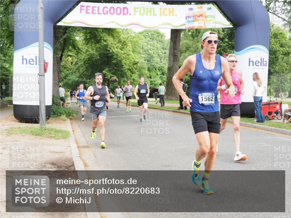29.06.2025 - hella hamburg halbmarathon MichiJ http://msf.ph/oto/8220683 29.06.2025 10:24:19 Zwischen KM18-KM19 1562, 5554, 6032, 11559, 11898, 13419, 14603, 15115, 15991, 18220 meine-sportfotos.de