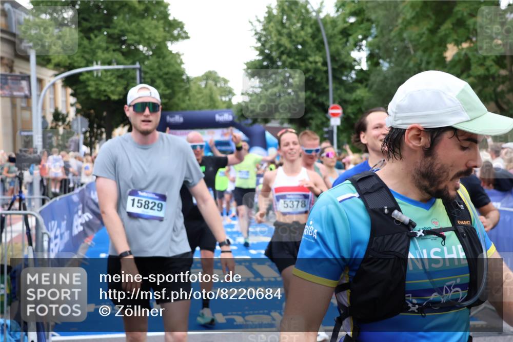 29.06.2025 - hella hamburg halbmarathon Zöllner http://msf.ph/oto/8220684 29.06.2025 10:52:15 Ziel 1482, 2397, 2595, 4837, 5032, 5087, 5093, 5378, 5482, 6897, 9074, 9082, 12135, 12580, 13726, 14248, 14300, 15275, 16003, 16320, 16591, 17033, 17130, 18475, 18801 meine-sportfotos.de