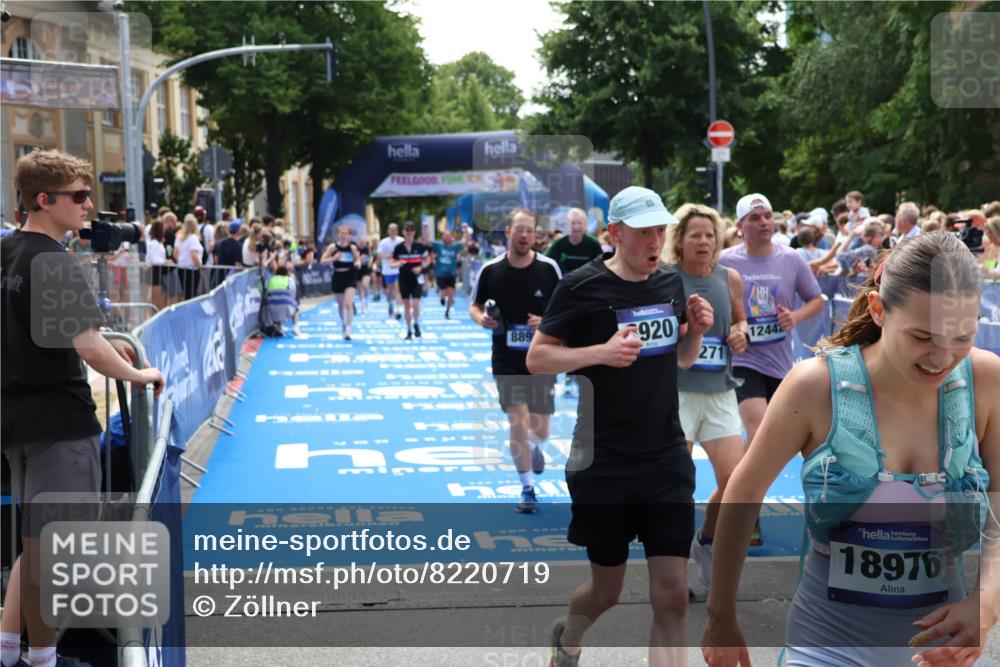 29.06.2025 - hella hamburg halbmarathon Zöllner http://msf.ph/oto/8220719 29.06.2025 11:26:04 Ziel 2271, 7370, 8892, 9104, 10050, 12442, 13460, 16038, 17269, 17299, 18409 meine-sportfotos.de
