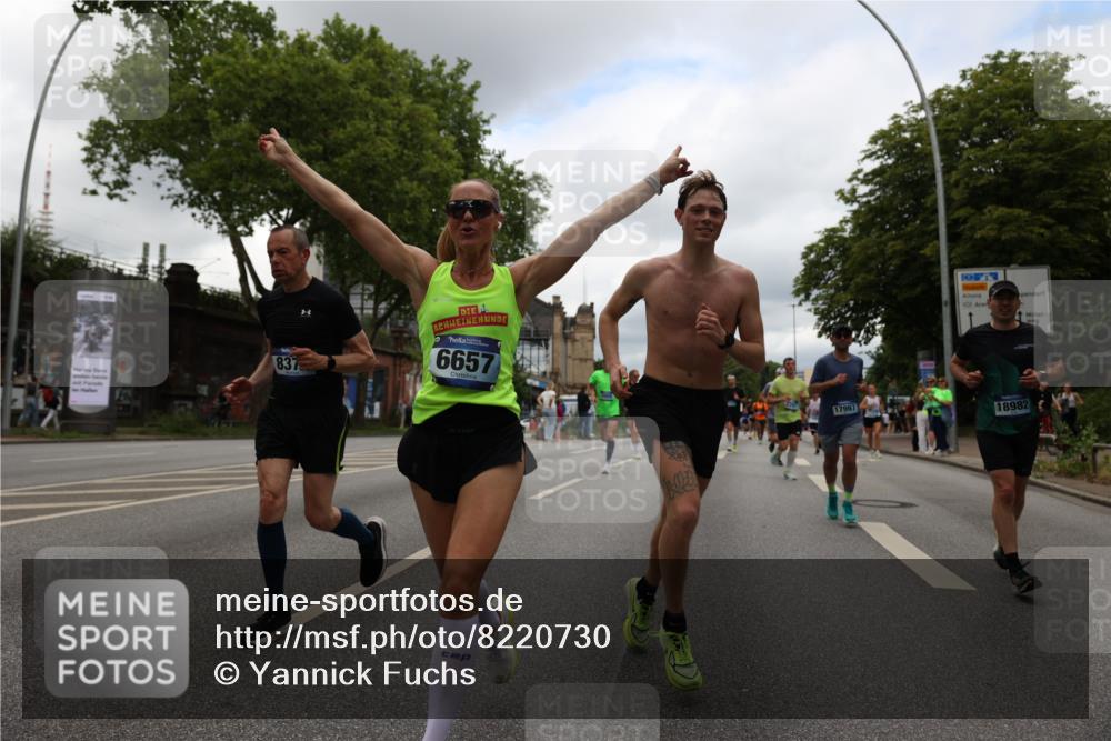 29.06.2025 - hella hamburg halbmarathon Yannick Fuchs http://msf.ph/oto/8220730 29.06.2025 10:46:03 20KM 2287, 2364, 2396, 2397, 2595, 2670, 2818, 4140, 4814, 5008, 5032, 5093, 5102, 5482, 6286, 6390, 6657, 7409, 7724, 7732, 8371, 8661, 8710, 9082, 9093, 9876, 10115, 11551, 11791, 12224, 12367, 12580, 13015, 13047, 13051, 13792, 14122, 14300, 14561, 15356, 15727, 15829, 15831, 16003, 16179, 16357, 16591, 17033, 17815, 17997, 18475, 18801, 18869, 18982 meine-sportfotos.de