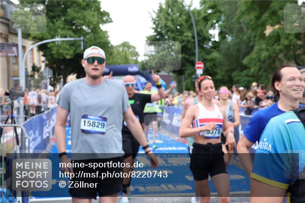 29.06.2025 - hella hamburg halbmarathon Zöllner http://msf.ph/oto/8220743 29.06.2025 10:52:15 Ziel 1482, 2397, 2595, 4837, 5032, 5087, 5093, 5378, 5482, 6897, 9074, 9082, 12135, 12580, 13726, 14248, 14300, 15275, 16003, 16320, 16591, 17033, 17130, 18475, 18801 meine-sportfotos.de