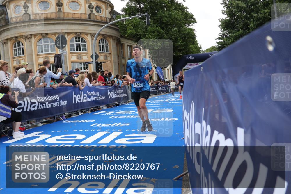 29.06.2025 - hella hamburg halbmarathon Strokosch-Dieckow http://msf.ph/oto/8220767 29.06.2025 10:28:58 Ziel 1827, 10351, 16157, 18874, 19142 meine-sportfotos.de
