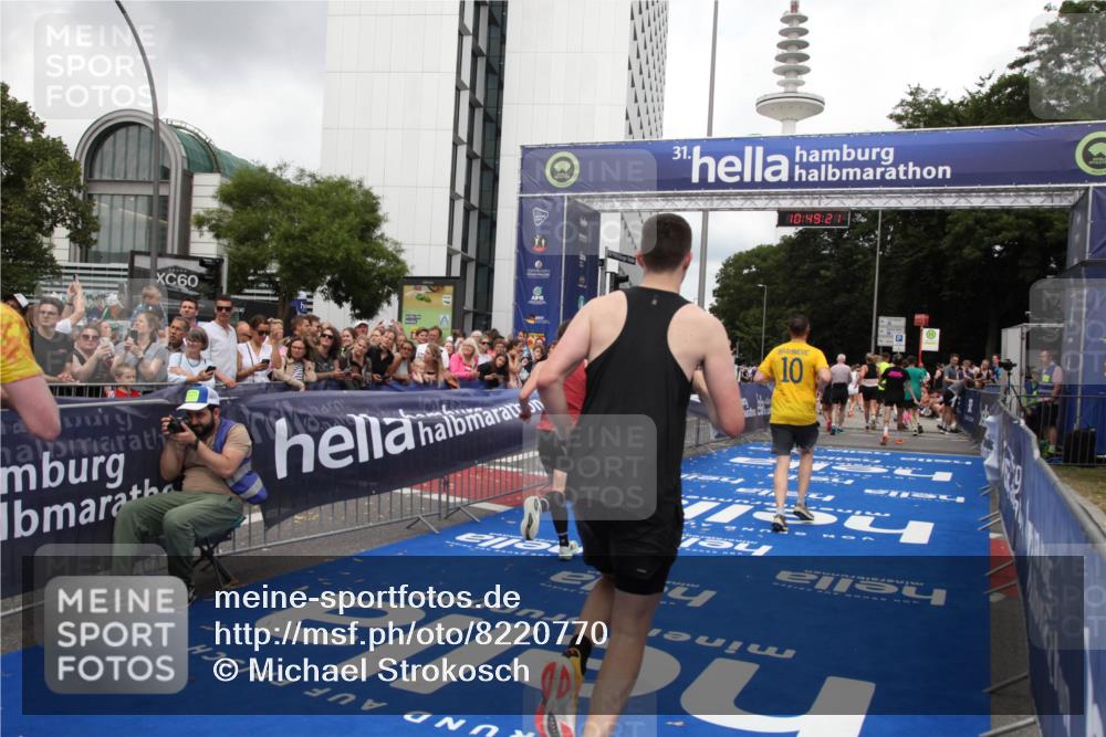 29.06.2025 - hella hamburg halbmarathon Michael Strokosch http://msf.ph/oto/8220770 29.06.2025 10:49:20 Ziel 2013, 6158, 8112, 9348, 10053, 10189, 13450, 14526, 15523, 16369, 16731 meine-sportfotos.de