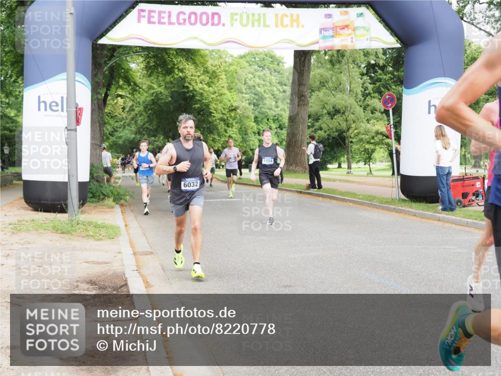 29.06.2025 - hella hamburg halbmarathon MichiJ http://msf.ph/oto/8220778 29.06.2025 10:24:19 Zwischen KM18-KM19 1562, 5554, 6032, 11559, 11898, 13419, 14603, 15115, 15991, 18220 meine-sportfotos.de