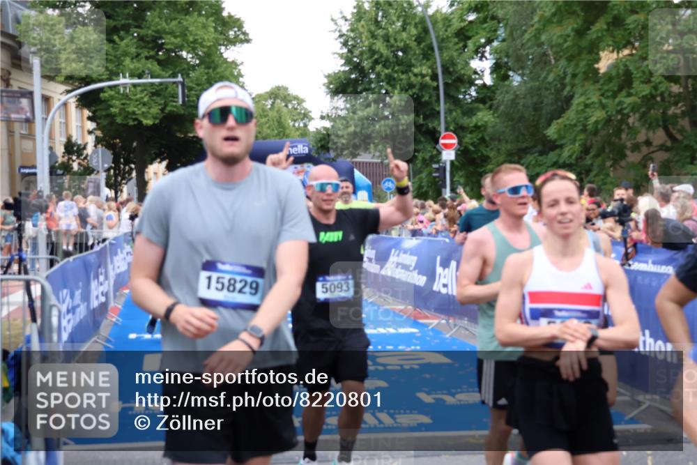 29.06.2025 - hella hamburg halbmarathon Zöllner http://msf.ph/oto/8220801 29.06.2025 10:52:16 Ziel 1482, 2397, 4419, 4837, 5032, 5087, 5093, 5482, 6897, 9074, 9082, 12135, 13726, 14248, 14300, 15275, 16003, 16320, 16591, 17033, 17130, 18475, 18801 meine-sportfotos.de