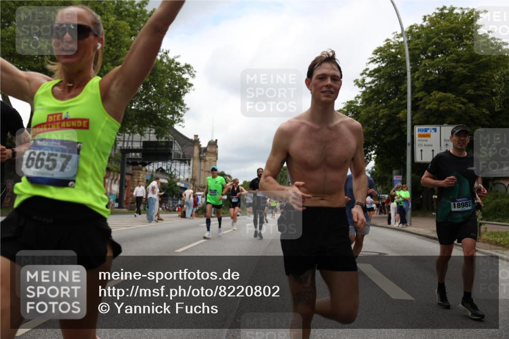 29.06.2025 - hella hamburg halbmarathon Yannick Fuchs http://msf.ph/oto/8220802 29.06.2025 10:46:03 20KM 2287, 2364, 2396, 2397, 2595, 2670, 2818, 4140, 4814, 5008, 5032, 5093, 5102, 5482, 6286, 6390, 6657, 7409, 7724, 7732, 8371, 8661, 8710, 9082, 9093, 9876, 10115, 11551, 11791, 12224, 12367, 12580, 13015, 13047, 13051, 13792, 14122, 14300, 14561, 15356, 15727, 15829, 15831, 16003, 16179, 16357, 16591, 17033, 17815, 17997, 18475, 18801, 18869, 18982 meine-sportfotos.de