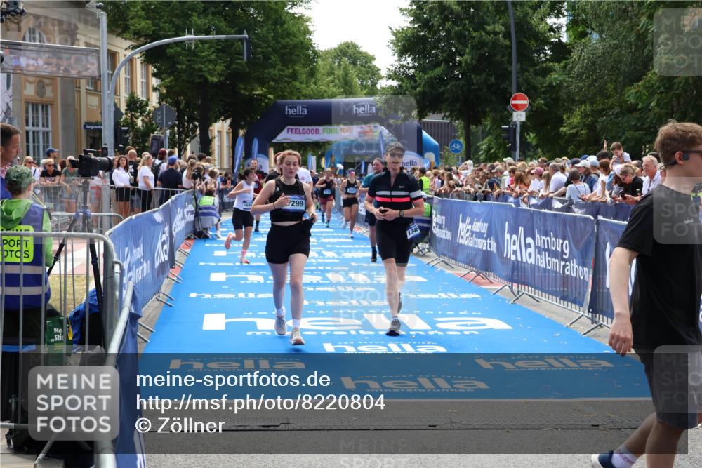 29.06.2025 - hella hamburg halbmarathon Zöllner http://msf.ph/oto/8220804 29.06.2025 11:26:08 Ziel 2479, 9104, 9327, 10050, 11989, 13460, 15948, 16038, 17269, 17299, 18172, 18385, 18409, 18661 meine-sportfotos.de