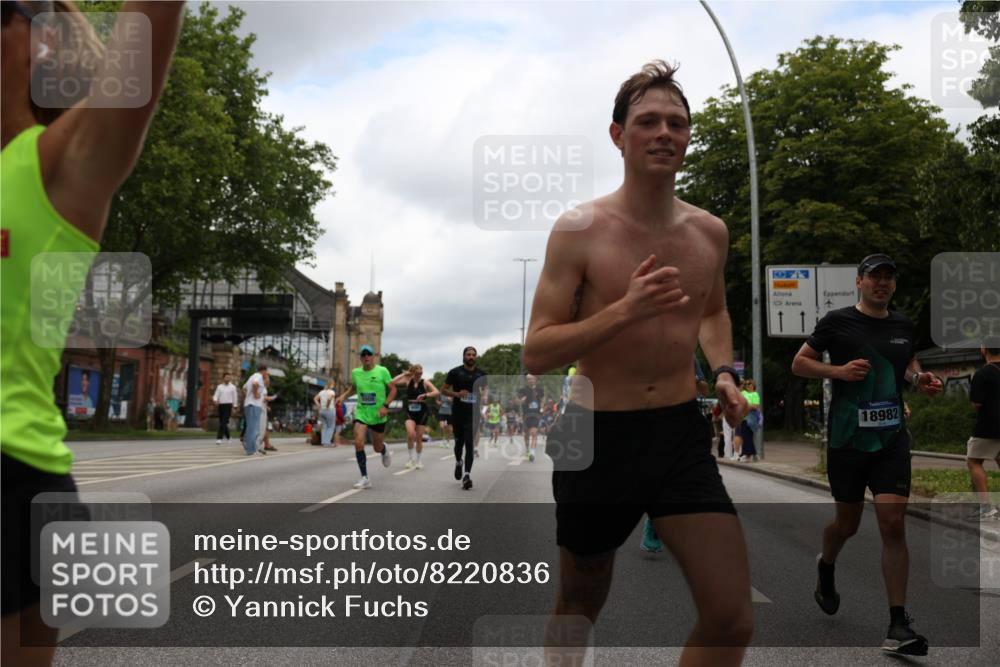 29.06.2025 - hella hamburg halbmarathon Yannick Fuchs http://msf.ph/oto/8220836 29.06.2025 10:46:03 20KM 2287, 2364, 2396, 2397, 2595, 2670, 2818, 4140, 4814, 5008, 5032, 5093, 5102, 5482, 6286, 6390, 6657, 7409, 7724, 7732, 8371, 8661, 8710, 9082, 9093, 9876, 10115, 11551, 11791, 12224, 12367, 12580, 13015, 13047, 13051, 13792, 14122, 14300, 14561, 15356, 15727, 15829, 15831, 16003, 16179, 16357, 16591, 17033, 17815, 17997, 18475, 18801, 18869, 18982 meine-sportfotos.de