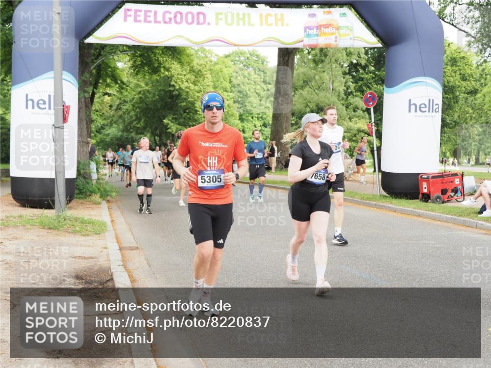 29.06.2025 - hella hamburg halbmarathon MichiJ http://msf.ph/oto/8220837 29.06.2025 10:48:45 Zwischen KM18-KM19 1188, 1568, 1726, 1823, 2582, 5299, 5305, 6602, 7658, 8730, 12125, 14574, 16128, 16145 meine-sportfotos.de