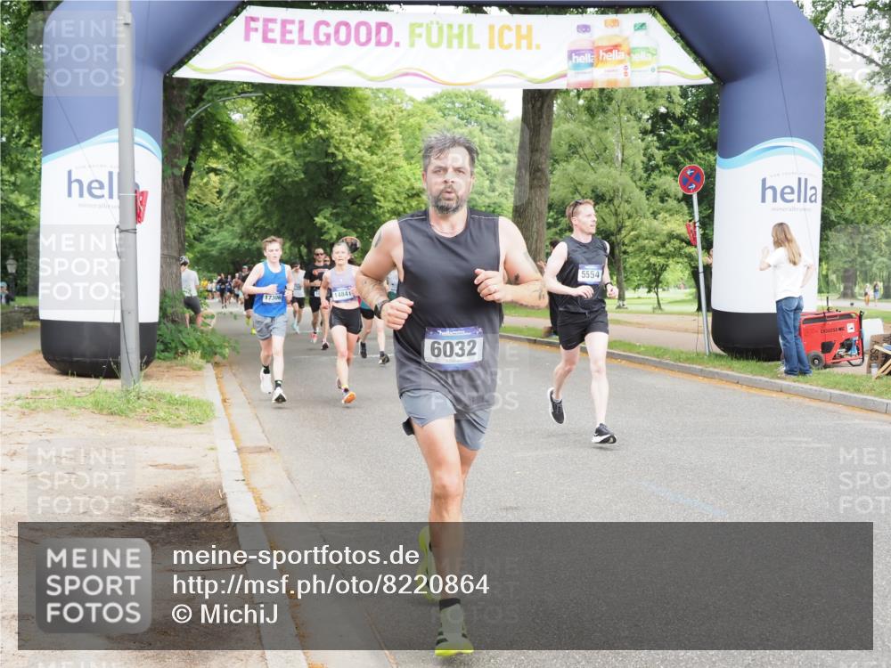 29.06.2025 - hella hamburg halbmarathon MichiJ http://msf.ph/oto/8220864 29.06.2025 10:24:20 Zwischen KM18-KM19 1562, 5554, 6032, 11559, 13419, 14603, 15115, 17306, 18220 meine-sportfotos.de