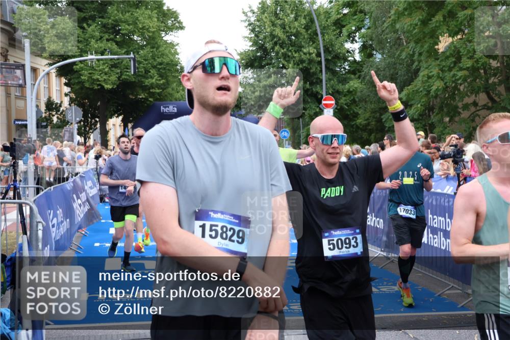 29.06.2025 - hella hamburg halbmarathon Zöllner http://msf.ph/oto/8220882 29.06.2025 10:52:16 Ziel 1482, 2397, 4419, 4837, 5032, 5087, 5093, 5482, 6897, 9074, 9082, 12135, 13726, 14248, 14300, 15275, 16003, 16320, 16591, 17033, 17130, 18475, 18801 meine-sportfotos.de