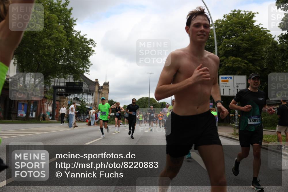 29.06.2025 - hella hamburg halbmarathon Yannick Fuchs http://msf.ph/oto/8220883 29.06.2025 10:46:03 20KM 2287, 2364, 2396, 2397, 2595, 2670, 2818, 4140, 4814, 5008, 5032, 5093, 5102, 5482, 6286, 6390, 6657, 7409, 7724, 7732, 8371, 8661, 8710, 9082, 9093, 9876, 10115, 11551, 11791, 12224, 12367, 12580, 13015, 13047, 13051, 13792, 14122, 14300, 14561, 15356, 15727, 15829, 15831, 16003, 16179, 16357, 16591, 17033, 17815, 17997, 18475, 18801, 18869, 18982 meine-sportfotos.de