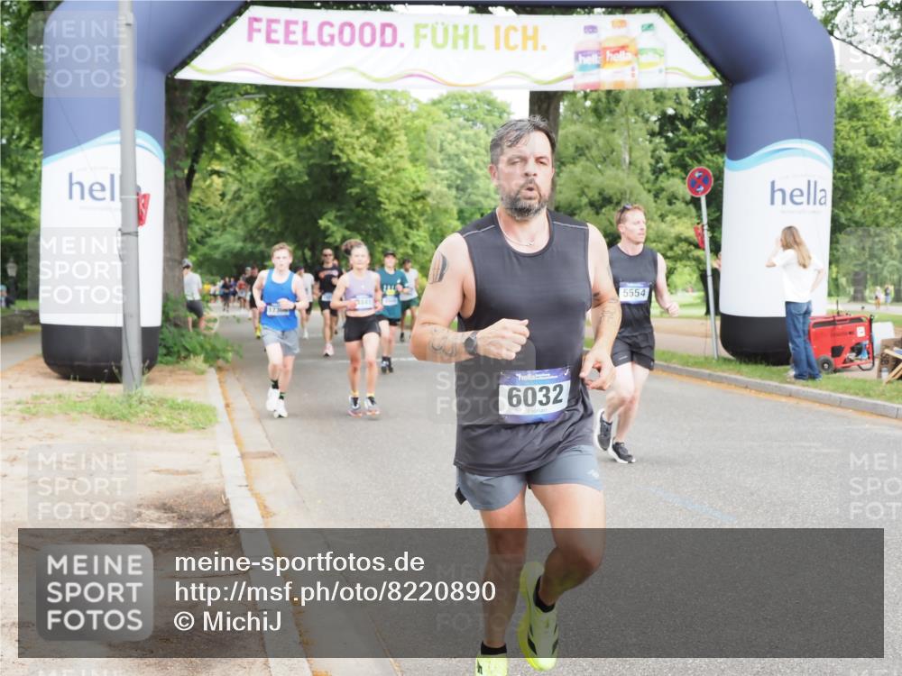 29.06.2025 - hella hamburg halbmarathon MichiJ http://msf.ph/oto/8220890 29.06.2025 10:24:21 Zwischen KM18-KM19 1562, 5554, 6032, 11559, 13419, 14603, 15115, 17306, 18220 meine-sportfotos.de
