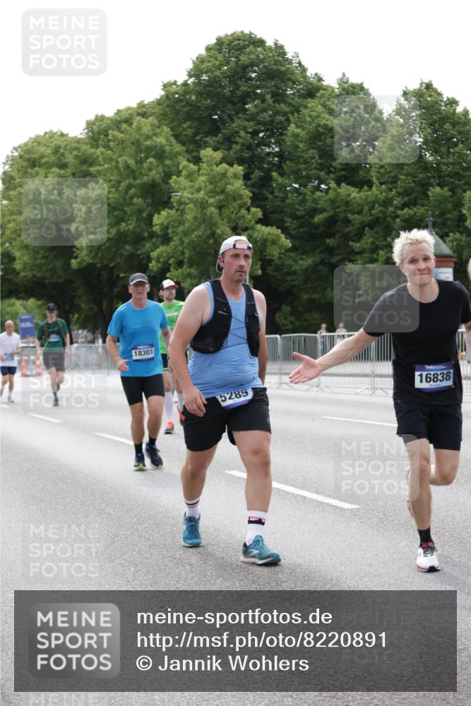 29.06.2025 - hella hamburg halbmarathon Jannik Wohlers http://msf.ph/oto/8220891 29.06.2025 10:27:19 Lombardsbrücke 2080, 3389, 5177, 5285, 6214, 7764, 7978, 8085, 9688, 10158, 10412, 10413, 12823, 13043, 13860, 14206, 15607, 16569, 16804, 16838, 17427, 17791, 18012, 18301, 18626 meine-sportfotos.de