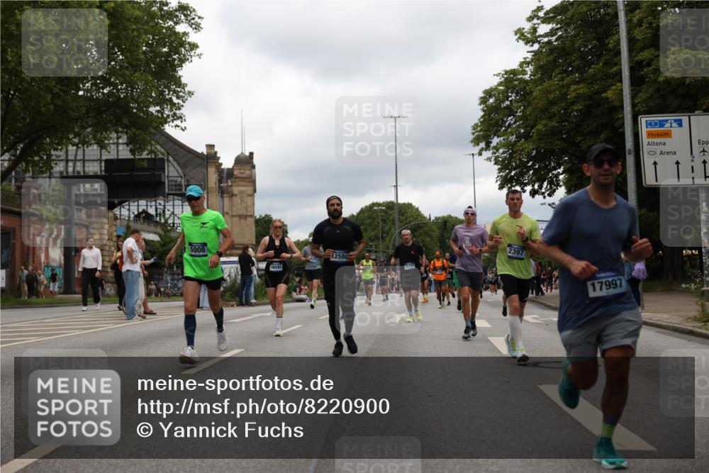 29.06.2025 - hella hamburg halbmarathon Yannick Fuchs http://msf.ph/oto/8220900 29.06.2025 10:46:04 20KM 2287, 2364, 2396, 2397, 2595, 2670, 2818, 4140, 4814, 5008, 5032, 5093, 5102, 5482, 6286, 6390, 6657, 7409, 7724, 7732, 8371, 8661, 8710, 9082, 9093, 9876, 10115, 11551, 11791, 12367, 12580, 13015, 13047, 13051, 13792, 14122, 14300, 14561, 15356, 15727, 15829, 15831, 16003, 16179, 16357, 16591, 17033, 17815, 17997, 18475, 18801, 18869, 18982 meine-sportfotos.de