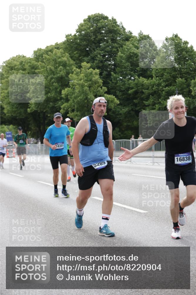 29.06.2025 - hella hamburg halbmarathon Jannik Wohlers http://msf.ph/oto/8220904 29.06.2025 10:27:19 Lombardsbrücke 2080, 3389, 5177, 5285, 6214, 7764, 7978, 8085, 9688, 10158, 10412, 10413, 12823, 13043, 13860, 14206, 15607, 16569, 16804, 16838, 17427, 17791, 18012, 18301, 18626 meine-sportfotos.de