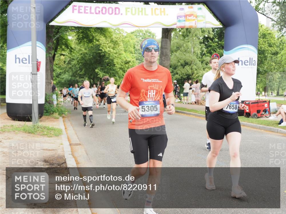 29.06.2025 - hella hamburg halbmarathon MichiJ http://msf.ph/oto/8220911 29.06.2025 10:48:46 Zwischen KM18-KM19 1188, 1726, 1823, 2582, 5299, 5305, 6602, 7636, 7658, 8730, 12125, 14574, 16128, 16145, 17383 meine-sportfotos.de