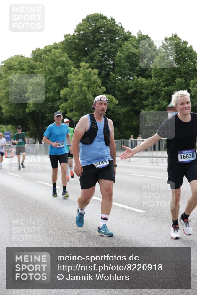 29.06.2025 - hella hamburg halbmarathon Jannik Wohlers http://msf.ph/oto/8220918 29.06.2025 10:27:19 Lombardsbrücke 2080, 3389, 5177, 5285, 6214, 7764, 7978, 8085, 9688, 10158, 10412, 10413, 12823, 13043, 13860, 14206, 15607, 16569, 16804, 16838, 17427, 17791, 18012, 18301, 18626 meine-sportfotos.de