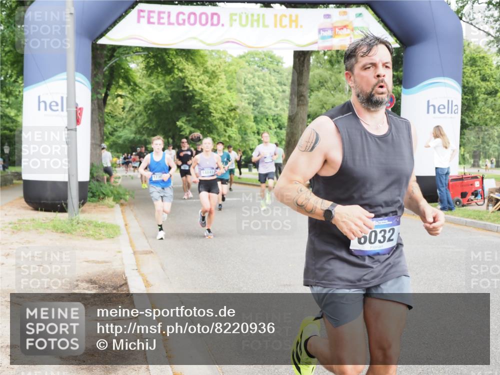 29.06.2025 - hella hamburg halbmarathon MichiJ http://msf.ph/oto/8220936 29.06.2025 10:24:21 Zwischen KM18-KM19 1562, 5554, 6032, 11559, 13419, 14603, 15115, 17306, 18220 meine-sportfotos.de