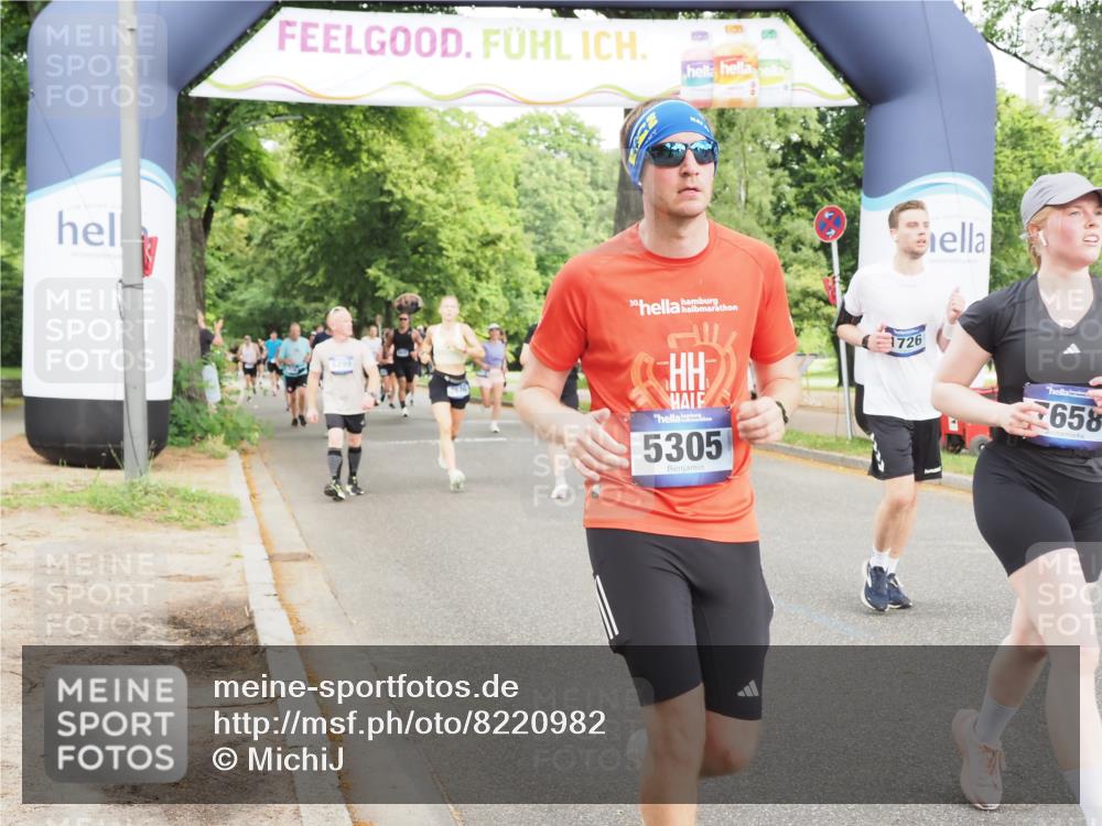 29.06.2025 - hella hamburg halbmarathon MichiJ http://msf.ph/oto/8220982 29.06.2025 10:48:46 Zwischen KM18-KM19 1188, 1726, 1823, 2582, 5299, 5305, 6602, 7636, 7658, 8730, 12125, 14574, 16128, 16145, 17383 meine-sportfotos.de