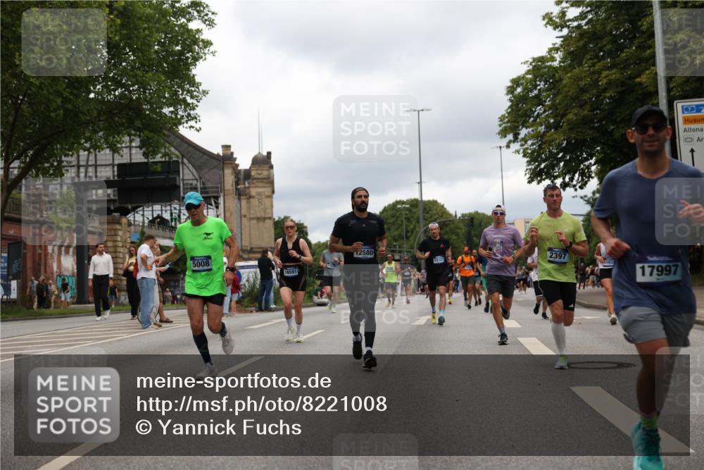 29.06.2025 - hella hamburg halbmarathon Yannick Fuchs http://msf.ph/oto/8221008 29.06.2025 10:46:04 20KM 2287, 2364, 2396, 2397, 2595, 2670, 2818, 4140, 4814, 5008, 5032, 5093, 5102, 5482, 6286, 6390, 6657, 7409, 7724, 7732, 8371, 8661, 8710, 9082, 9093, 9876, 10115, 11551, 11791, 12367, 12580, 13015, 13047, 13051, 13792, 14122, 14300, 14561, 15356, 15727, 15829, 15831, 16003, 16179, 16357, 16591, 17033, 17815, 17997, 18475, 18801, 18869, 18982 meine-sportfotos.de