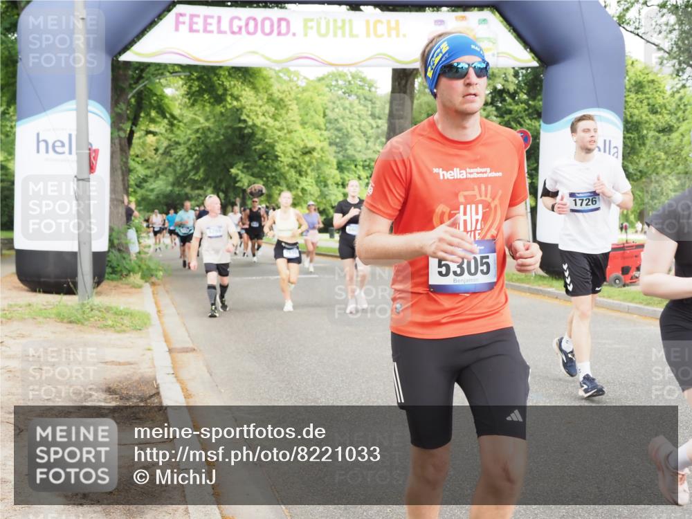 29.06.2025 - hella hamburg halbmarathon MichiJ http://msf.ph/oto/8221033 29.06.2025 10:48:46 Zwischen KM18-KM19 1188, 1726, 1823, 2582, 5299, 5305, 6602, 7636, 7658, 8730, 12125, 14574, 16128, 16145, 17383 meine-sportfotos.de