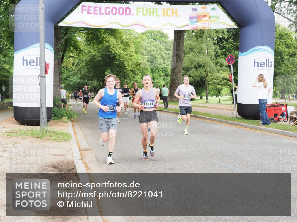 29.06.2025 - hella hamburg halbmarathon MichiJ http://msf.ph/oto/8221041 29.06.2025 10:24:22 Zwischen KM18-KM19 1562, 5554, 6032, 12751, 14841, 15115, 17306, 18220 meine-sportfotos.de