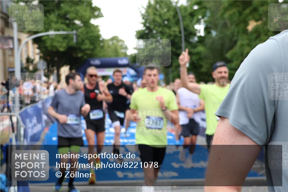 29.06.2025 - hella hamburg halbmarathon Zöllner http://msf.ph/oto/8221078 29.06.2025 10:52:18 Ziel 2397, 4419, 4837, 5032, 5087, 5482, 6164, 6897, 7896, 9074, 9082, 12135, 13726, 14248, 14300, 15275, 15446, 16003, 16320, 16591, 17130, 18475 meine-sportfotos.de