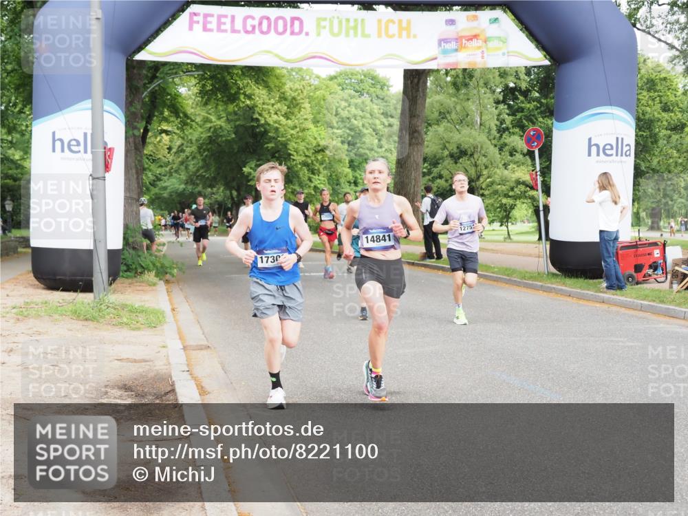 29.06.2025 - hella hamburg halbmarathon MichiJ http://msf.ph/oto/8221100 29.06.2025 10:24:22 Zwischen KM18-KM19 1562, 5554, 6032, 12751, 14841, 15115, 17306, 18220 meine-sportfotos.de
