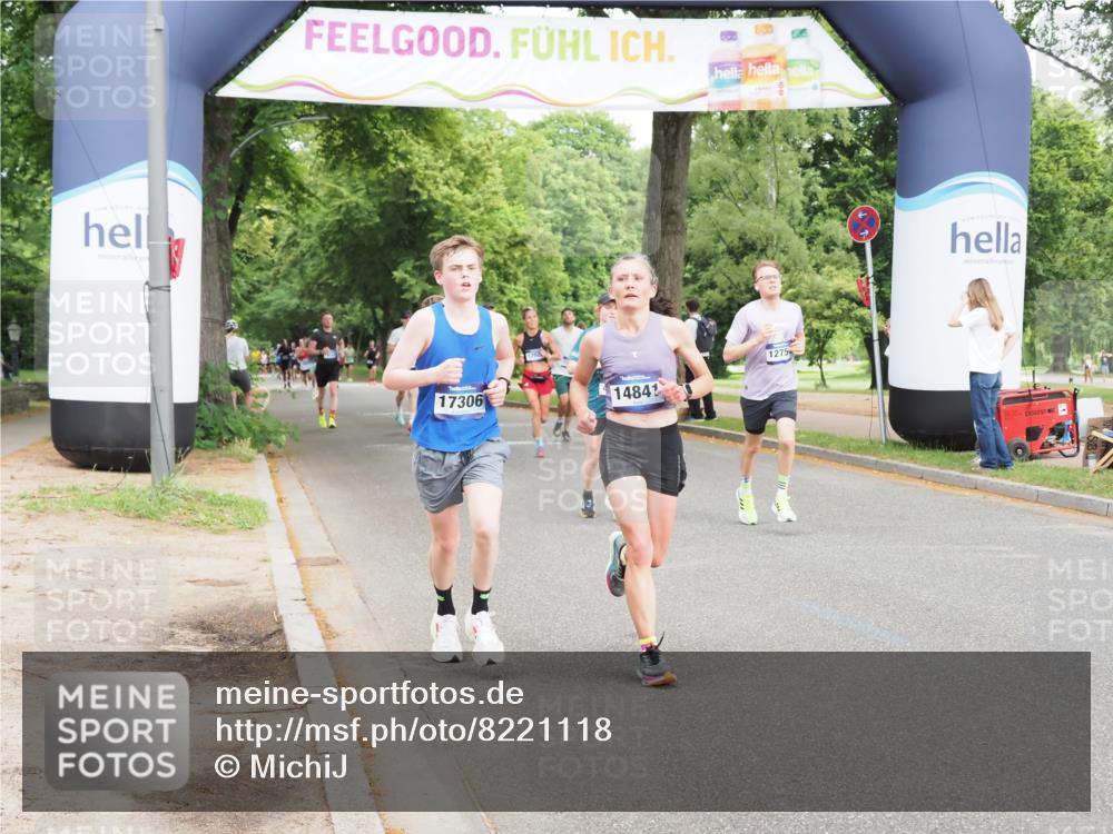 29.06.2025 - hella hamburg halbmarathon MichiJ http://msf.ph/oto/8221118 29.06.2025 10:24:22 Zwischen KM18-KM19 1562, 5554, 6032, 12751, 14841, 15115, 17306, 18220 meine-sportfotos.de