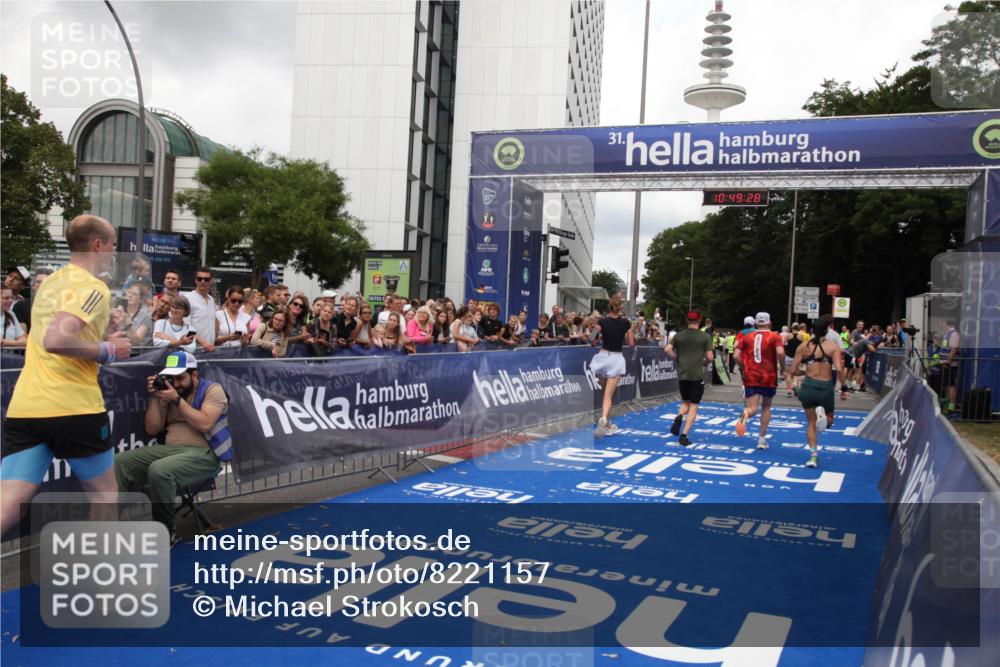 29.06.2025 - hella hamburg halbmarathon Michael Strokosch http://msf.ph/oto/8221157 29.06.2025 10:49:27 Ziel 1342, 1476, 4183, 4185, 6158, 10189, 11779, 11819, 12670, 13269, 14526, 14838, 15422, 15784, 15894, 15966, 16891, 18887 meine-sportfotos.de