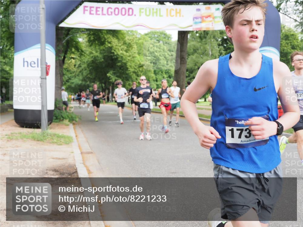 29.06.2025 - hella hamburg halbmarathon MichiJ http://msf.ph/oto/8221233 29.06.2025 10:24:24 Zwischen KM18-KM19 1562, 1889, 4944, 5554, 6032, 12751, 14841, 17306, 18220 meine-sportfotos.de