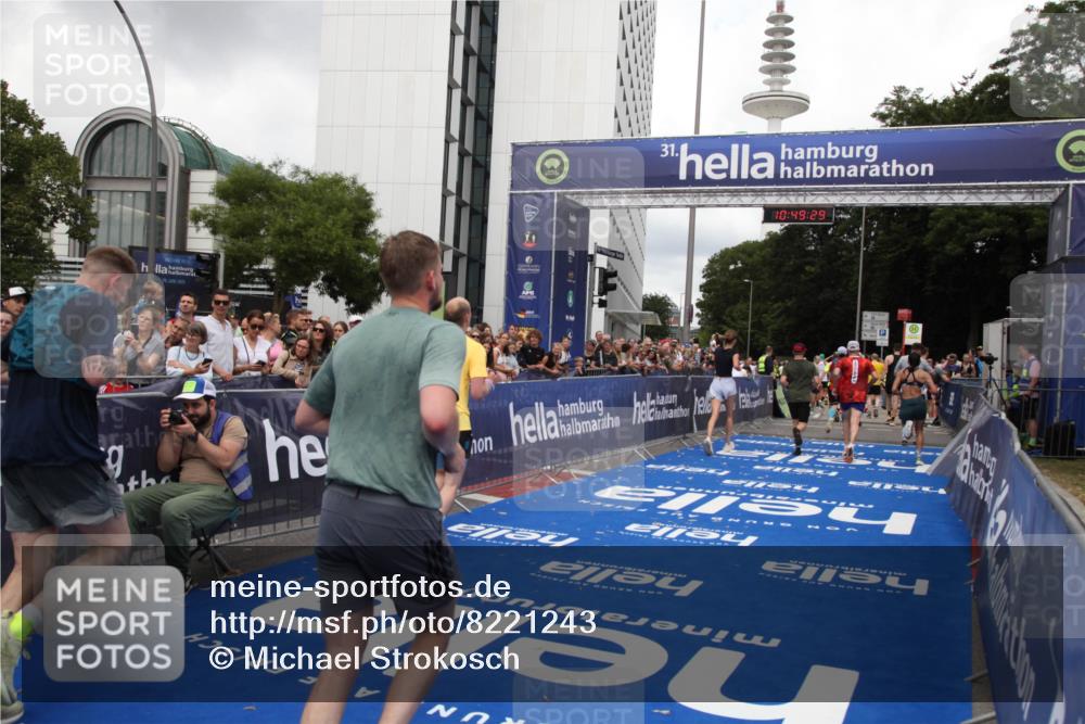 29.06.2025 - hella hamburg halbmarathon Michael Strokosch http://msf.ph/oto/8221243 29.06.2025 10:49:28 Ziel 1342, 1476, 2878, 4183, 4185, 10189, 11339, 11779, 11819, 12670, 13269, 14526, 14838, 15422, 15784, 15894, 15966, 16891, 18476, 18887, 18960 meine-sportfotos.de