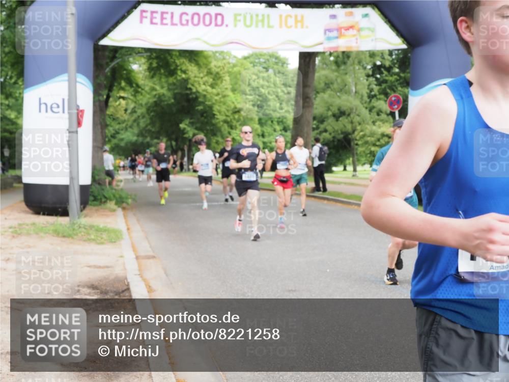29.06.2025 - hella hamburg halbmarathon MichiJ http://msf.ph/oto/8221258 29.06.2025 10:24:24 Zwischen KM18-KM19 1562, 1889, 4944, 5554, 6032, 12751, 14841, 17306, 18220 meine-sportfotos.de