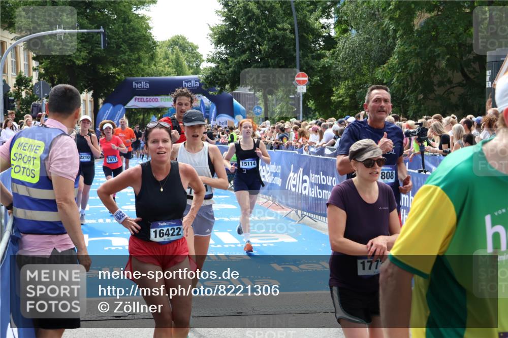 29.06.2025 - hella hamburg halbmarathon Zöllner http://msf.ph/oto/8221306 29.06.2025 11:26:30 Ziel 3817, 7351, 8144, 10687, 12210, 12381, 12537, 15102, 15114, 16676, 17238, 18507 meine-sportfotos.de