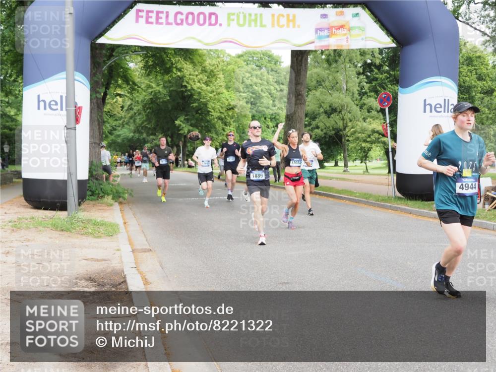 29.06.2025 - hella hamburg halbmarathon MichiJ http://msf.ph/oto/8221322 29.06.2025 10:24:24 Zwischen KM18-KM19 1562, 1889, 4944, 5554, 6032, 12751, 14841, 17306, 18220 meine-sportfotos.de
