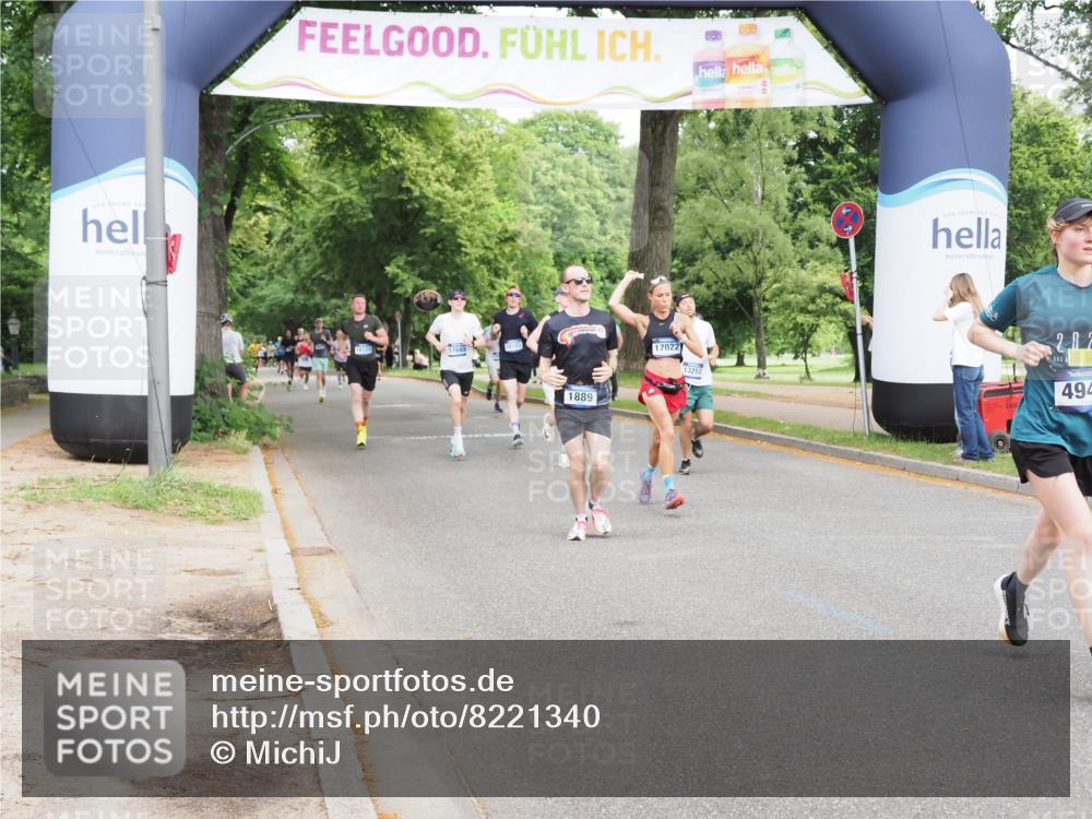 29.06.2025 - hella hamburg halbmarathon MichiJ http://msf.ph/oto/8221340 29.06.2025 10:24:24 Zwischen KM18-KM19 1562, 1889, 4944, 5554, 6032, 12751, 14841, 17306, 18220 meine-sportfotos.de