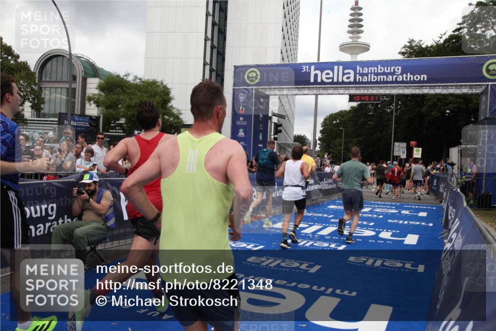 29.06.2025 - hella hamburg halbmarathon Michael Strokosch http://msf.ph/oto/8221348 29.06.2025 10:49:29 Ziel 1342, 1476, 2878, 4183, 4185, 8813, 10189, 11339, 11779, 11819, 12670, 13269, 14526, 14838, 15422, 15784, 15894, 15966, 16891, 18476, 18887, 18960 meine-sportfotos.de