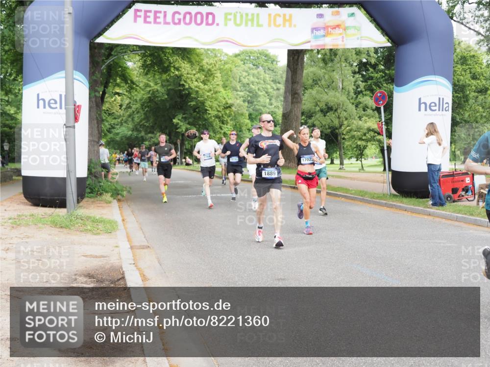 29.06.2025 - hella hamburg halbmarathon MichiJ http://msf.ph/oto/8221360 29.06.2025 10:24:24 Zwischen KM18-KM19 1562, 1889, 4944, 5554, 6032, 12751, 14841, 17306, 18220 meine-sportfotos.de