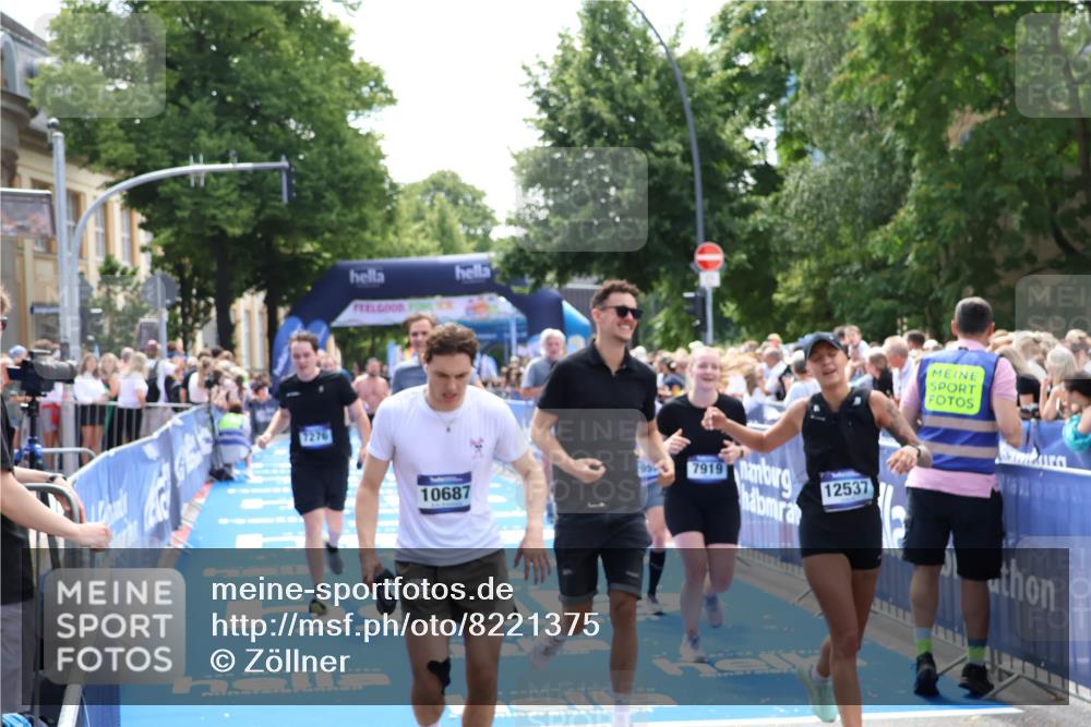 29.06.2025 - hella hamburg halbmarathon Zöllner http://msf.ph/oto/8221375 29.06.2025 11:26:39 Ziel 1853, 2959, 4819, 5930, 7276, 7919, 8297, 10687, 12305, 12537, 12592, 16565, 16566, 17804, 18105, 18825 meine-sportfotos.de