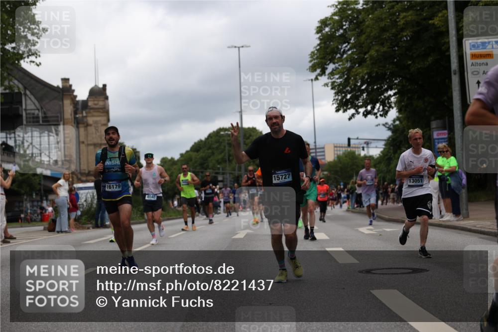 29.06.2025 - hella hamburg halbmarathon Yannick Fuchs http://msf.ph/oto/8221437 29.06.2025 10:46:06 20KM 2287, 2396, 2397, 2595, 2818, 4140, 4814, 5008, 5032, 5093, 5102, 5482, 6286, 6390, 6657, 7130, 7409, 7724, 7732, 8139, 8371, 8661, 8710, 8977, 9082, 9093, 9876, 10115, 11551, 11791, 12367, 12580, 13015, 13047, 13051, 13327, 13792, 14122, 14300, 14561, 15356, 15427, 15727, 15829, 15831, 16003, 16179, 16357, 16591, 17997, 18475, 18801, 18869, 18982 meine-sportfotos.de
