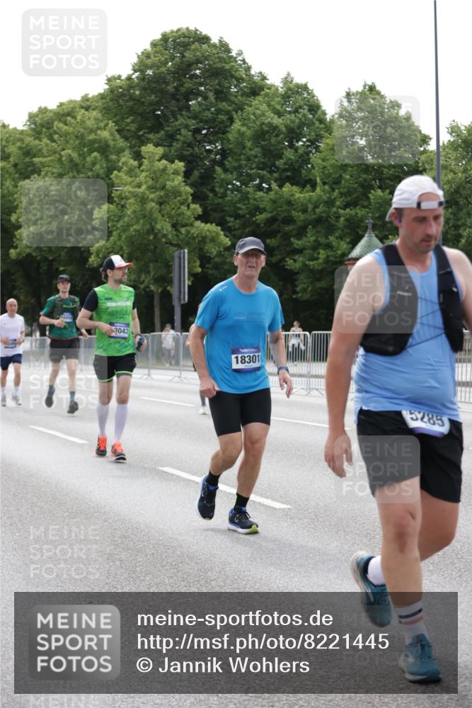 29.06.2025 - hella hamburg halbmarathon Jannik Wohlers http://msf.ph/oto/8221445 29.06.2025 10:27:21 Lombardsbrücke 2080, 3389, 5177, 6214, 7764, 7978, 8085, 9688, 10158, 10412, 10413, 12823, 13043, 13860, 14206, 15607, 16569, 16804, 16838, 17427, 17791, 18012, 18301, 18626 meine-sportfotos.de