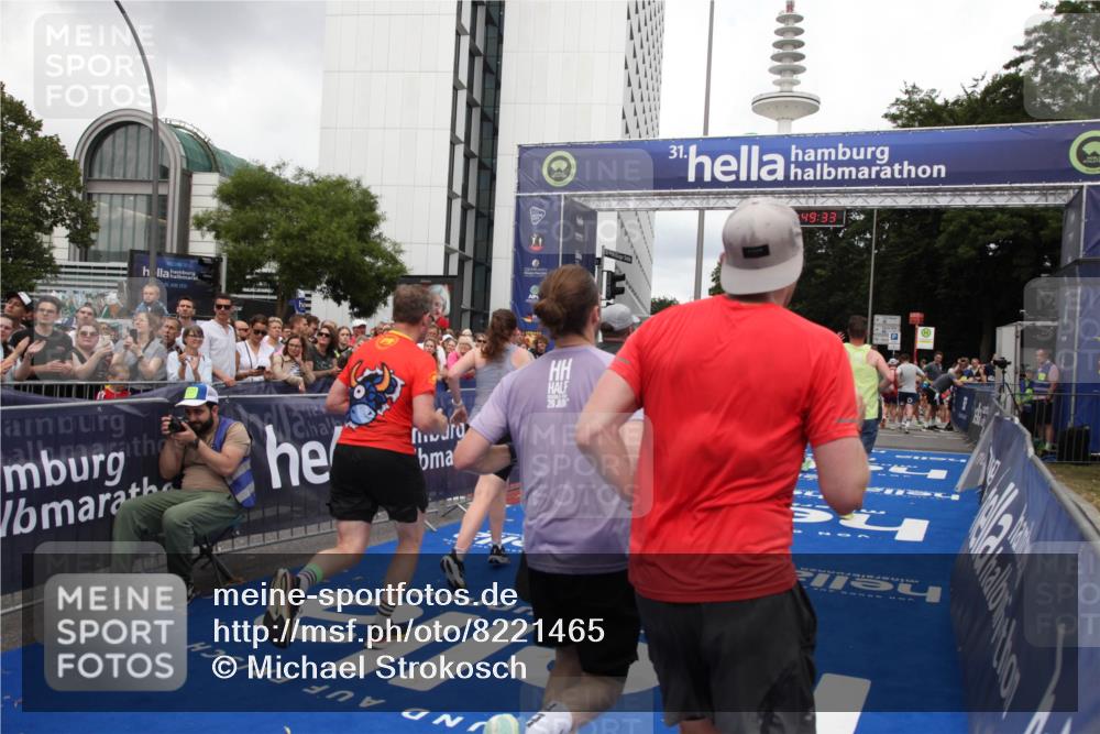 29.06.2025 - hella hamburg halbmarathon Michael Strokosch http://msf.ph/oto/8221465 29.06.2025 10:49:32 Ziel 1342, 1476, 2592, 2596, 2878, 8437, 8689, 8813, 11339, 11779, 12094, 12670, 13269, 14838, 15784, 15857, 15894, 15966, 16891, 18476, 18887, 18960 meine-sportfotos.de